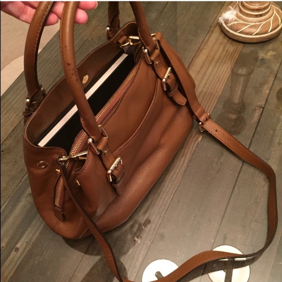 Micheal Kors preloved tan/acorn satchel - Picture 2 of 11